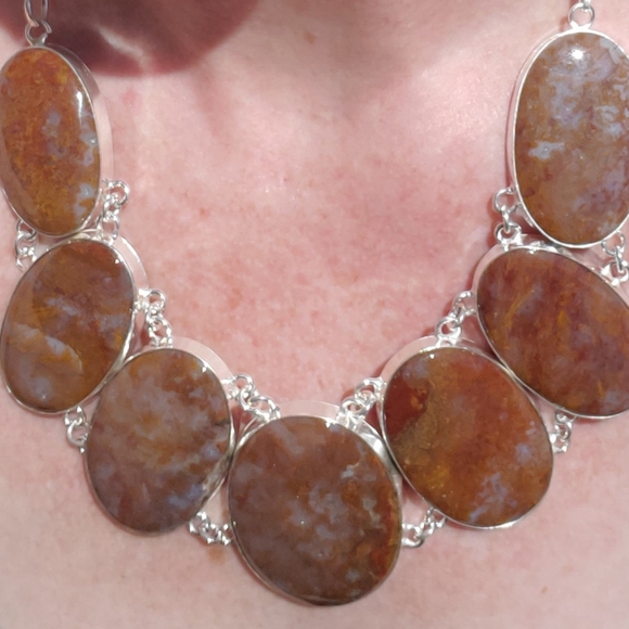 New Oversized Seam Agate Silver Statement Necklace. - Picture 6 of 16